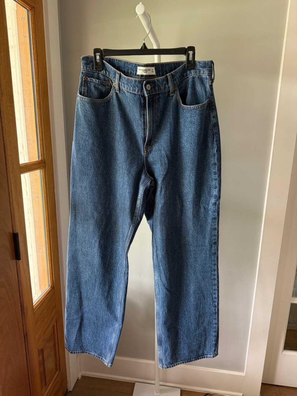 NWOT Abercrombie & Fitch High Rise Loose Jeans